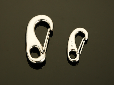 What is the difference between a carabiner and a snap hook?