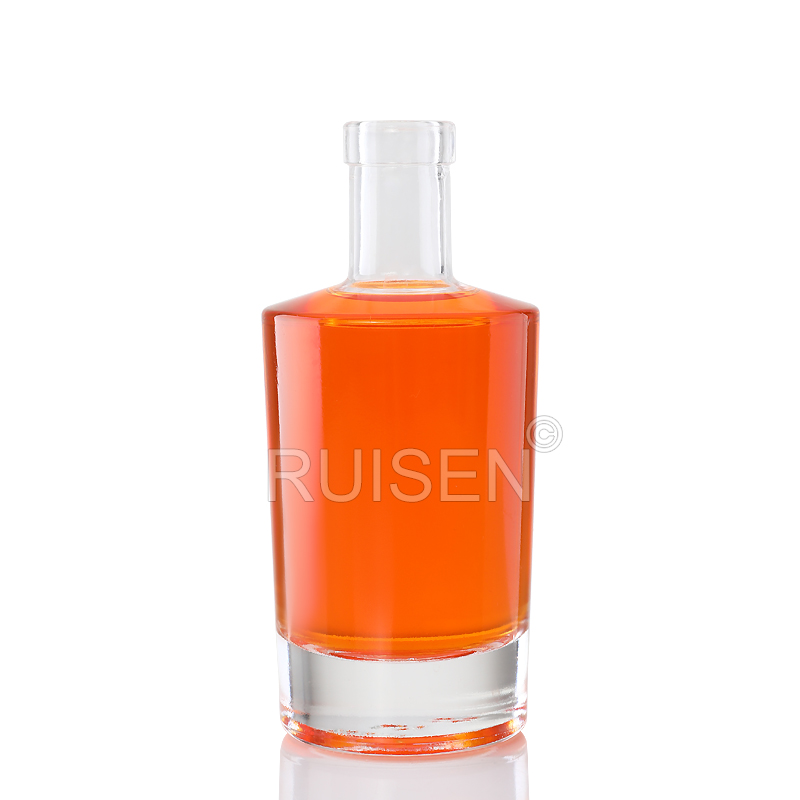 Wholesale empty 100ml 500ml 750ml fashion design liquor whiskey vodka glass liquor bottles with cork