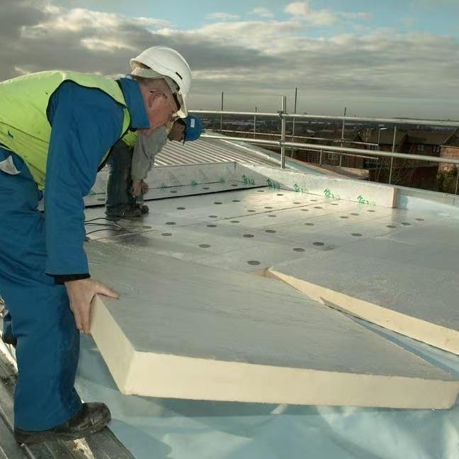 Which Material is Better for Roof Insulation: Phenolic Insulation Board or XPS Board?