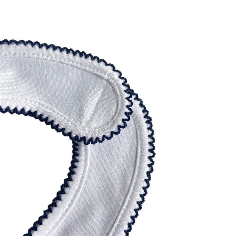 Curved tooth bib