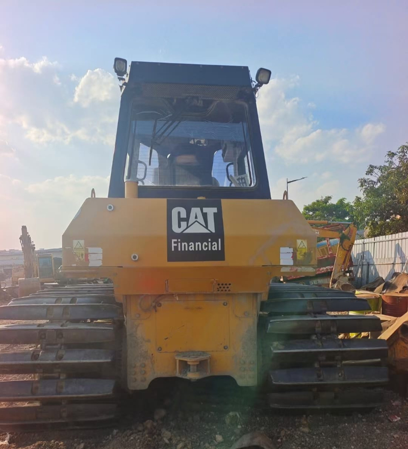 Bulldozers: indispensable for engineering and construction