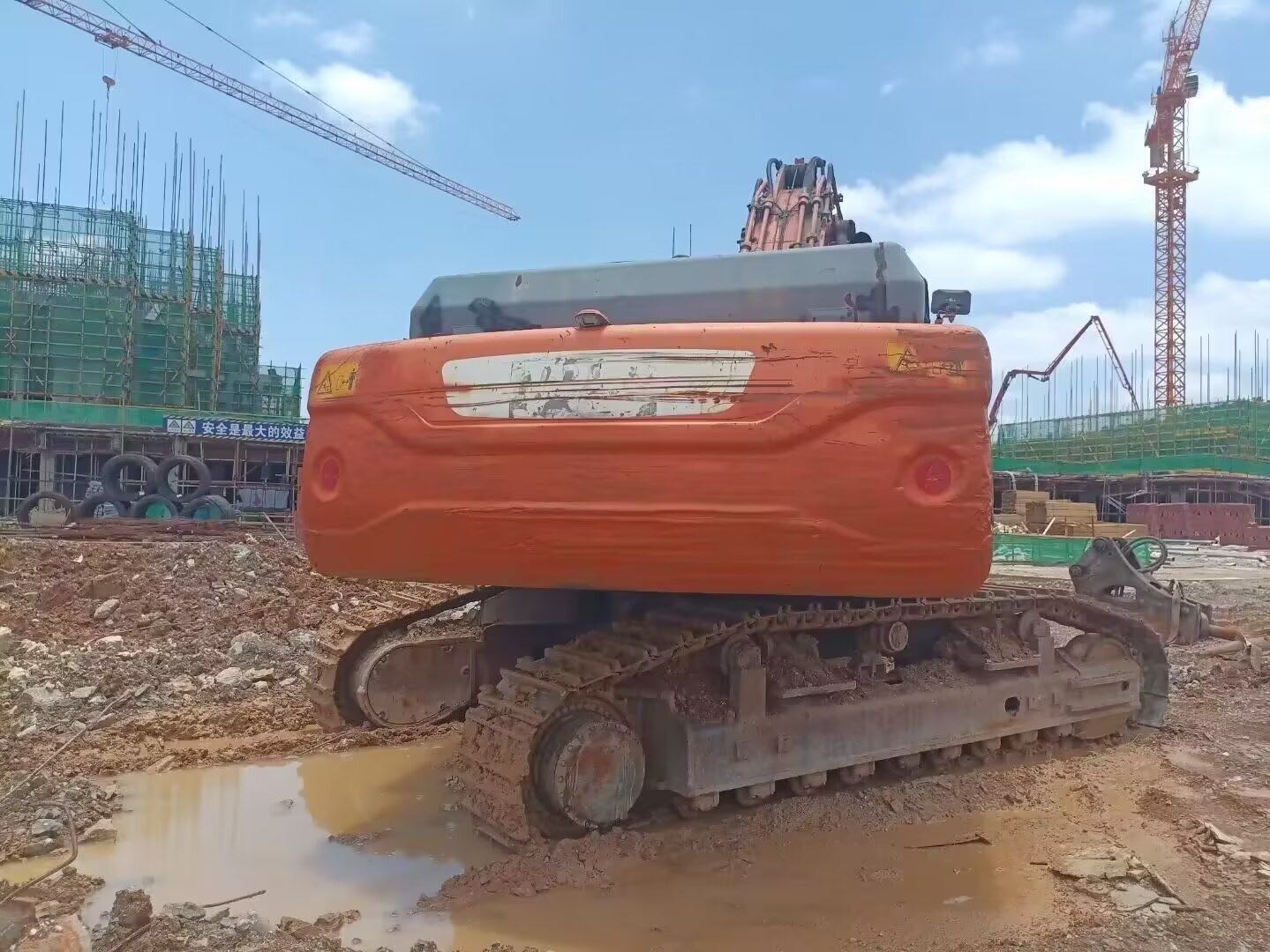 Doosan DX520 Excavator