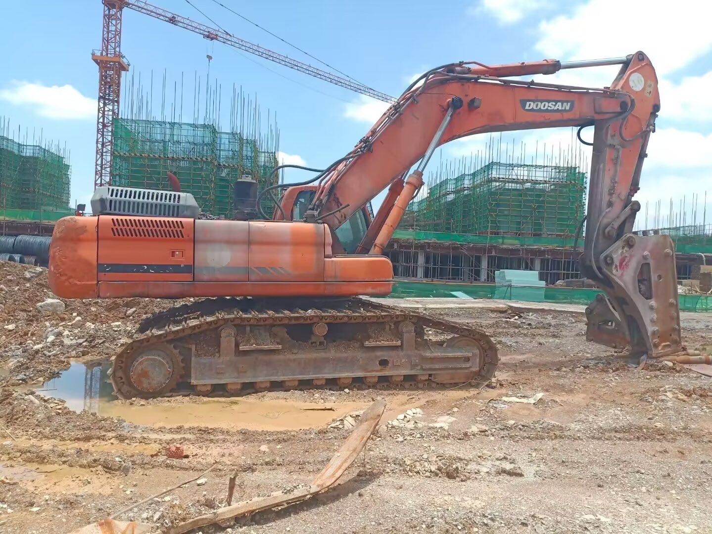 Doosan DX520 Excavator