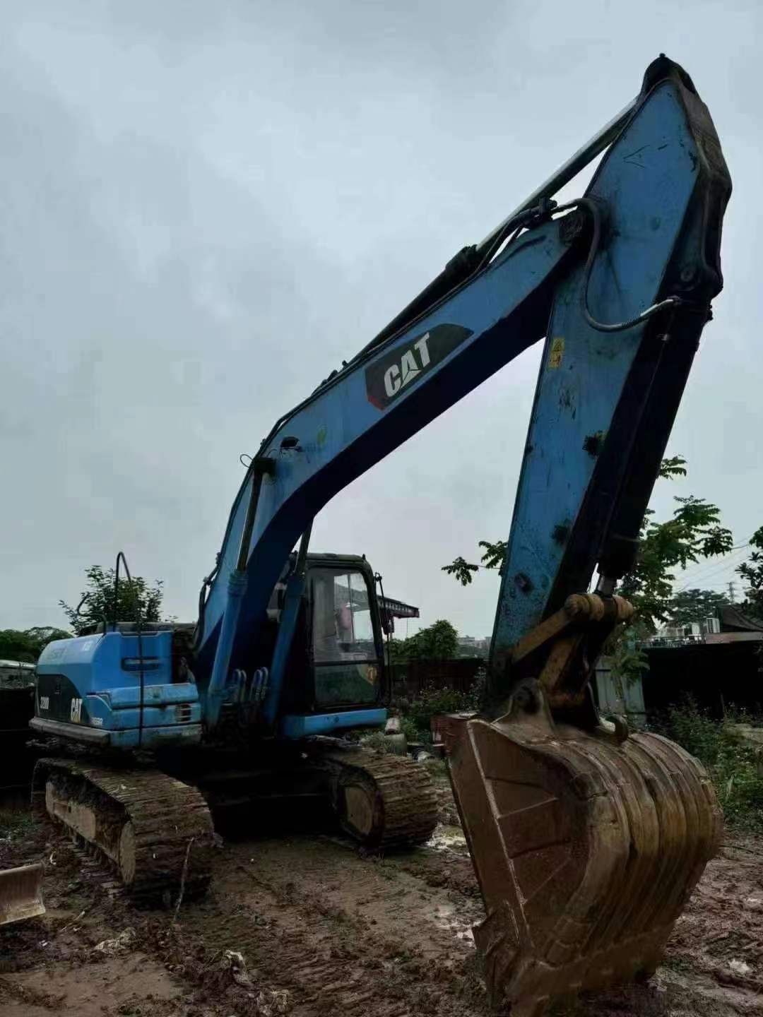 Caterpillar 320D Excavator Made in Japan