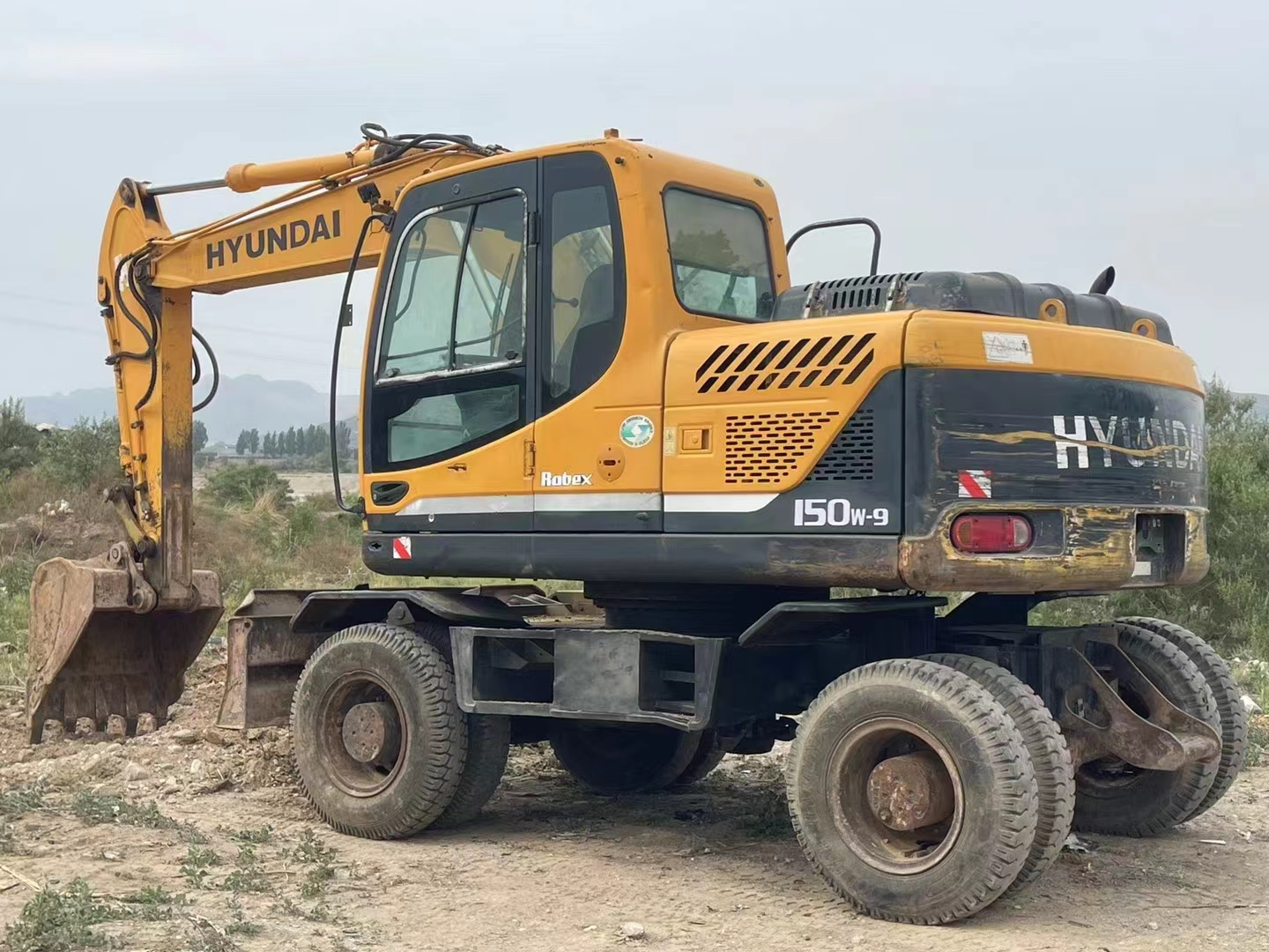 Hyundai 150W-9 Excavator