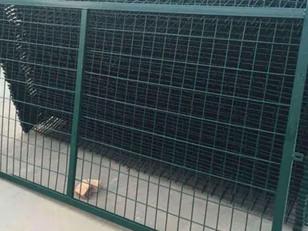 What Should Be Paid Attention to in the Production Materials of Highway Guardrail Nets