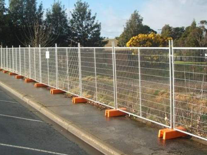 Movable Temporary Isolation Fence