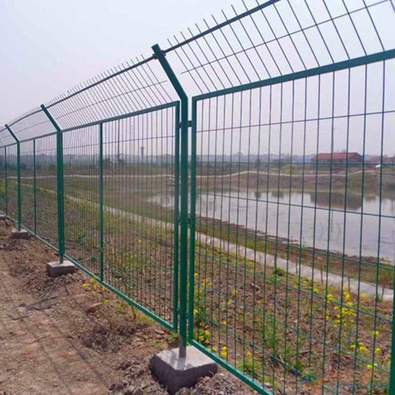 Frame Fence with Border