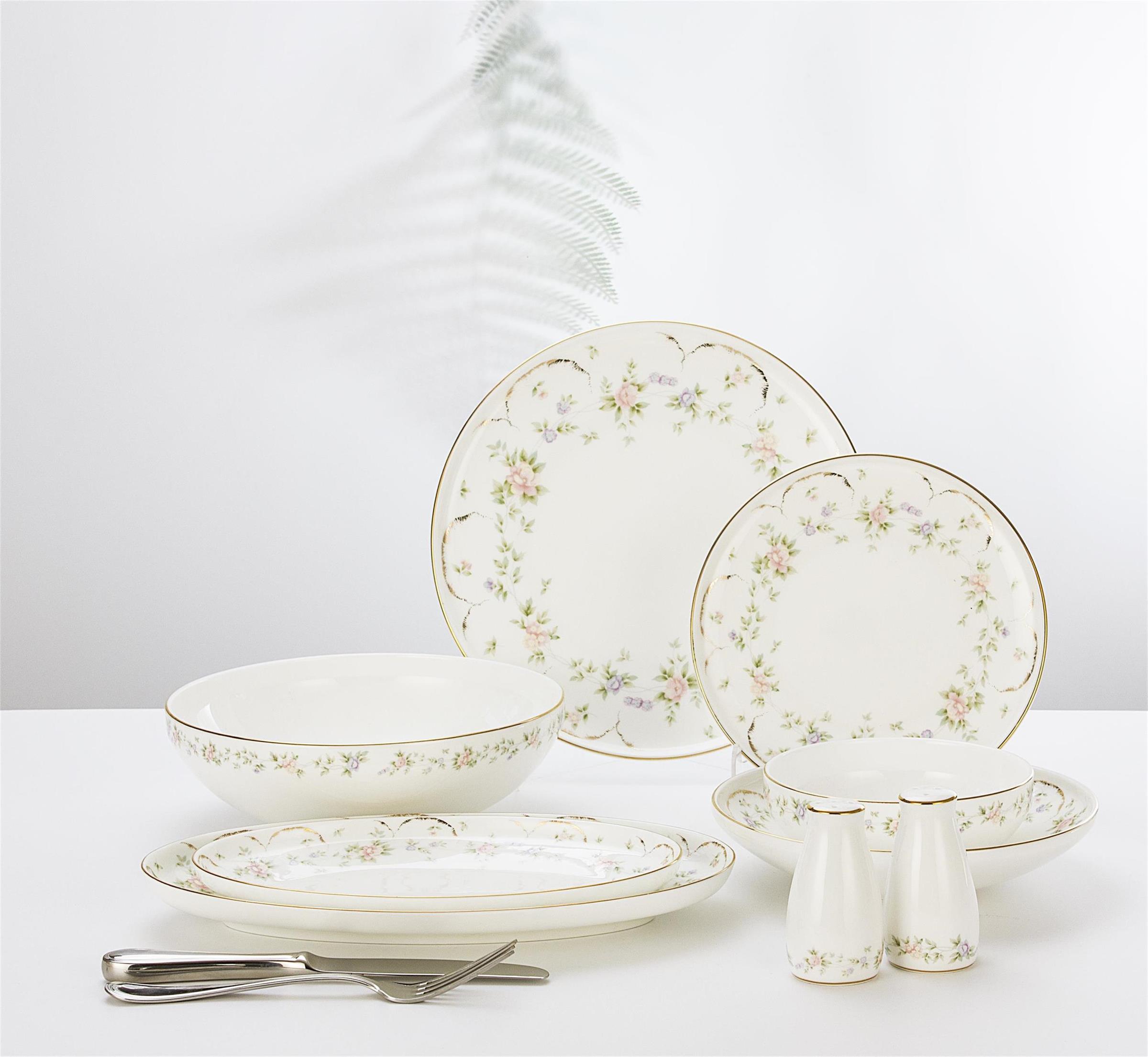 Haifei Red Flower Dinnerware Set