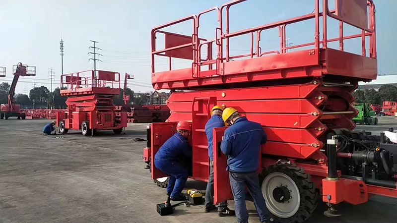 Self-propelled Diesel Scissor Lift