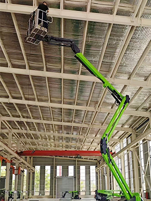 Articulating boom lift