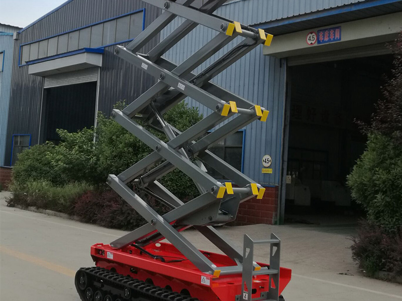 Crawler Scissor Lift