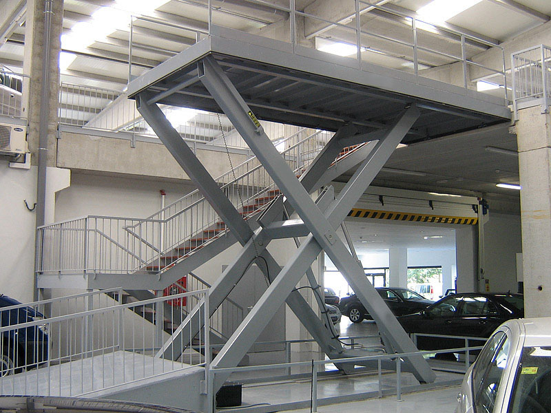 Scissor Cargo Lift