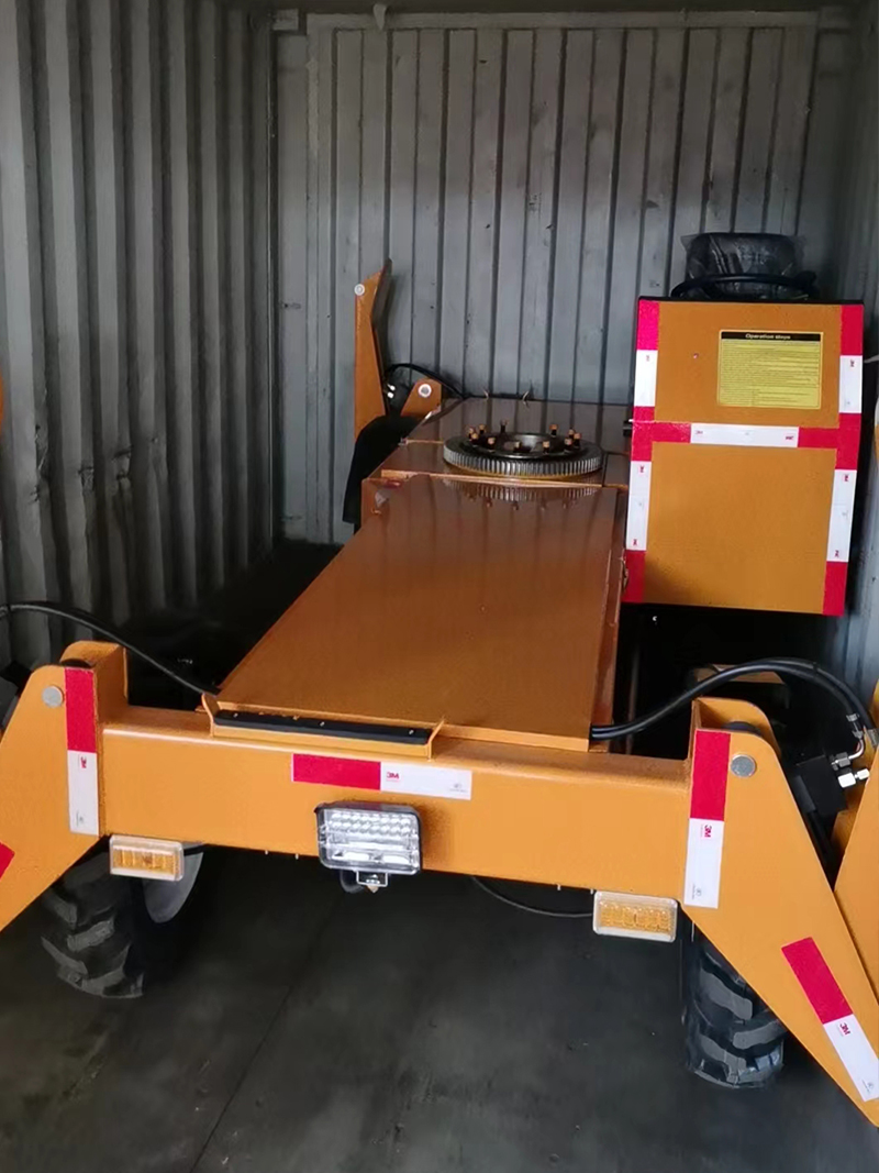 Mobile boom lift