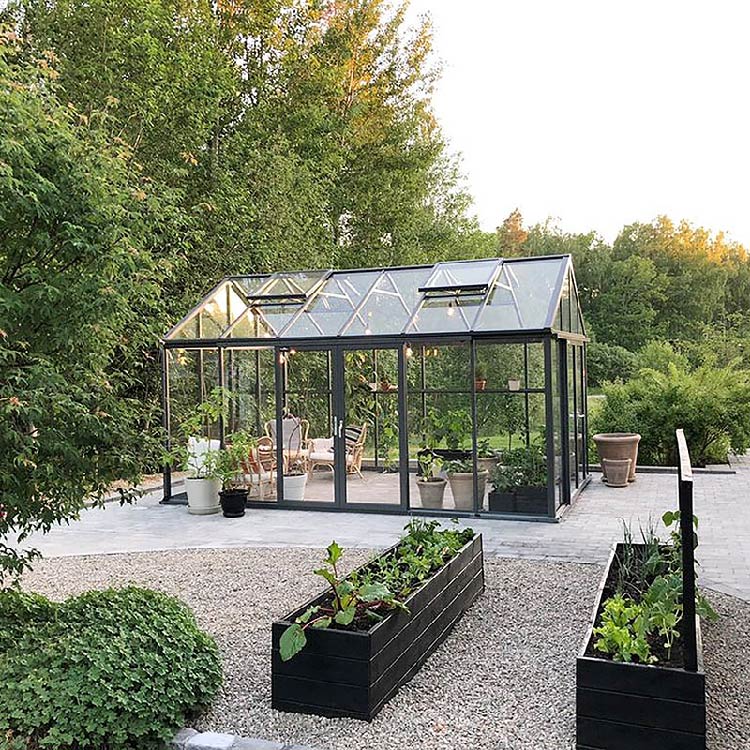 tiny house triangle Glass House solarium