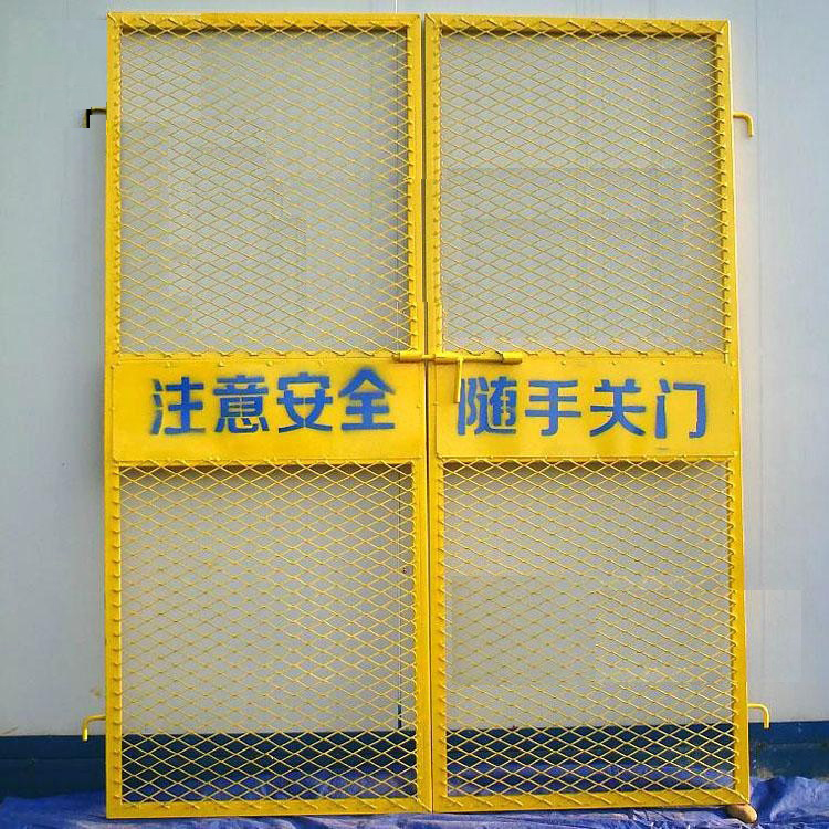 电梯安全门:必要的保护和合规性