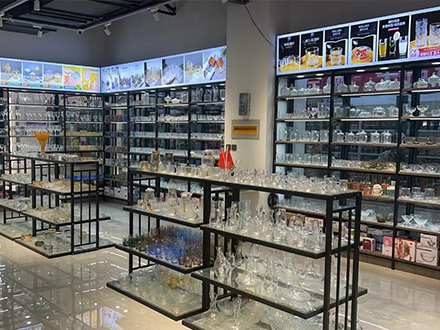 Linyi Xiangrun Daily Necessities Co., Ltd. The glass products market is growing steadily