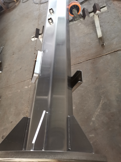Advantages of stainless steel security camera pole