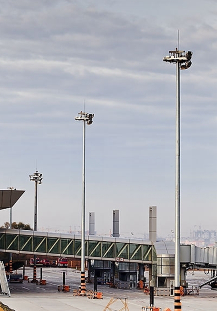 How to choose a suitable high mast light poles