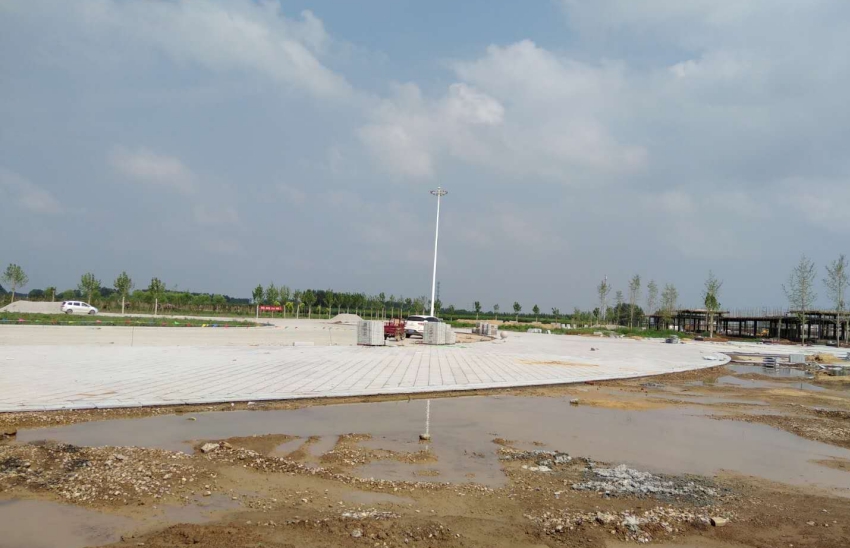 High mast light poles and mid mast light poles