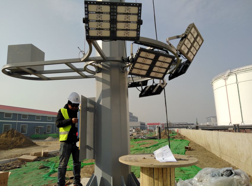 Daily maintenance of high mast light poles