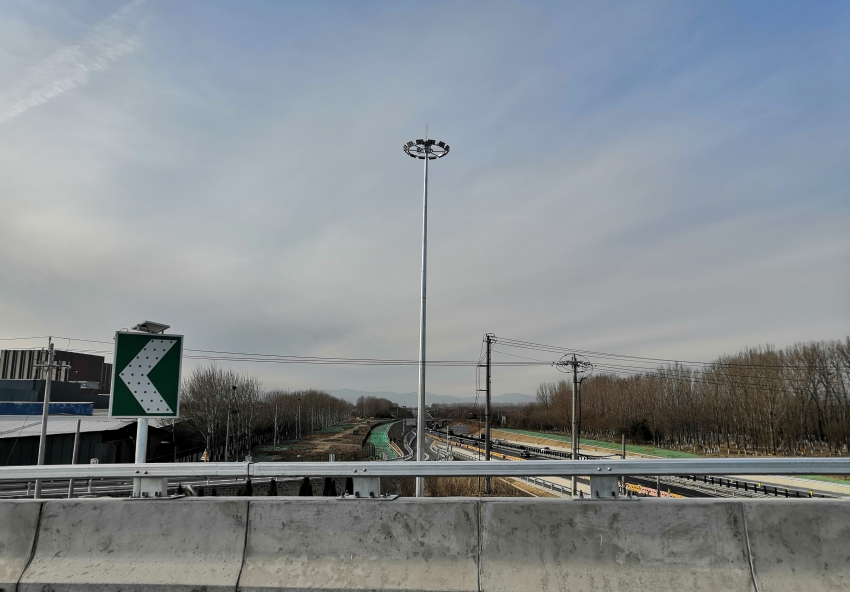 Will the high mast light poles leak electricity during heavy rain?