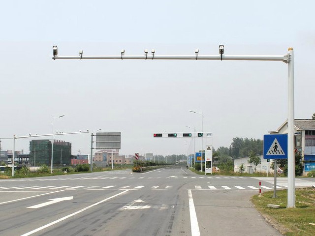The impact of security camera poles in haze weather
