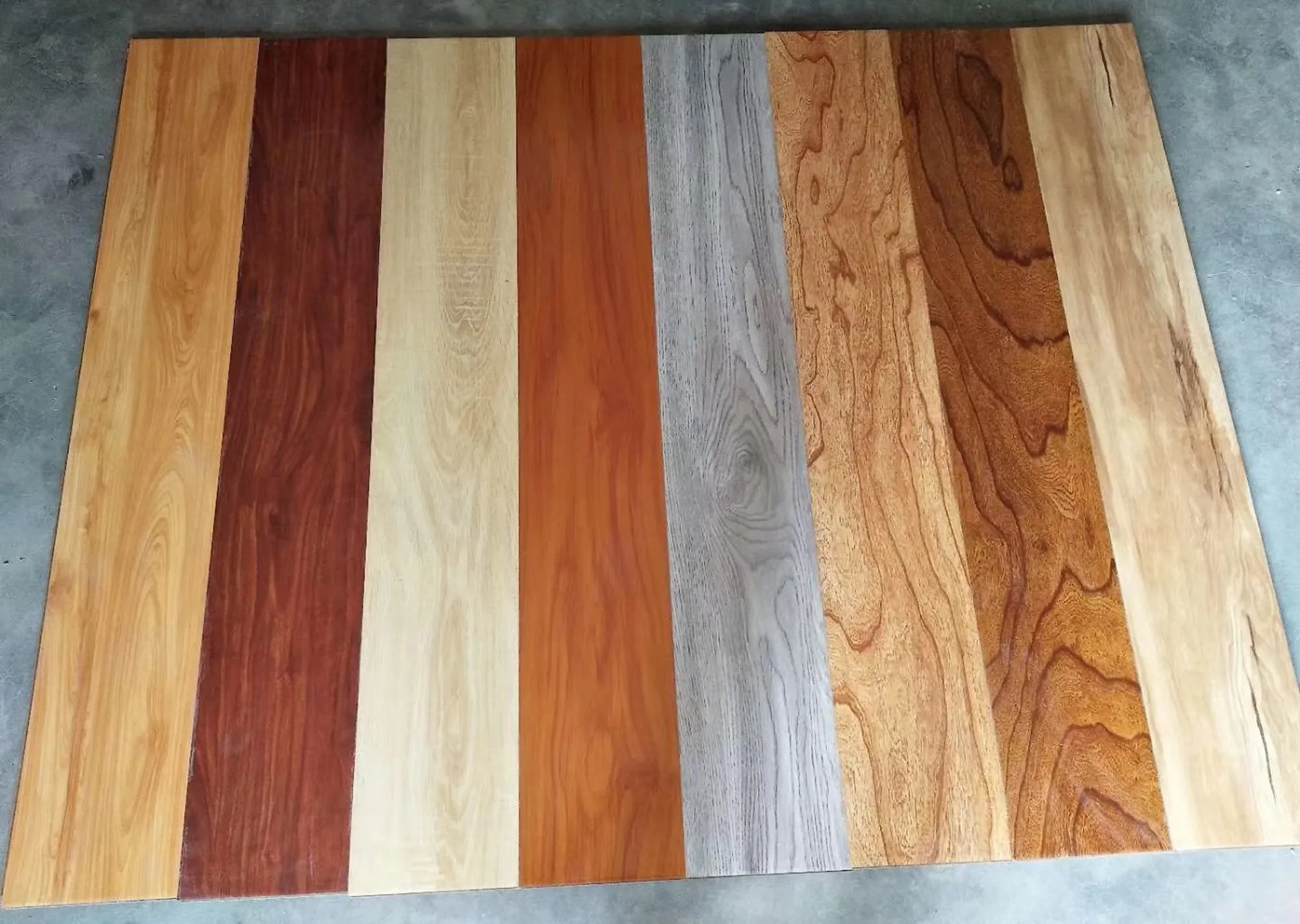 AC4 Grade Easy Click Finished Laminate Flooring