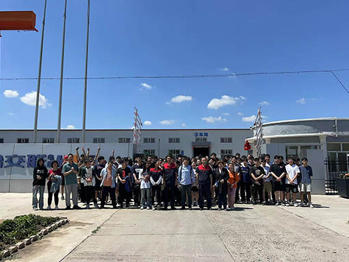 Strengthening exchanges and cooperation between schools and enterprises - teachers and students of Harbin University of Science and Technology visited our company.