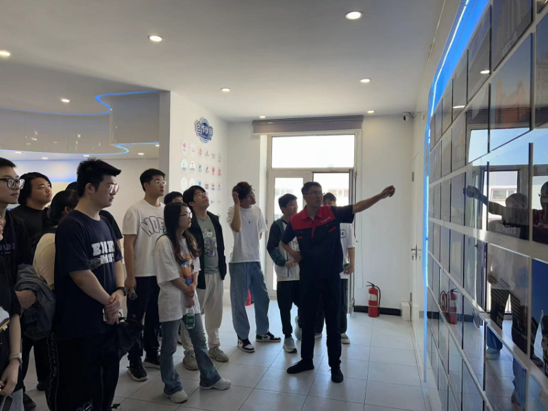 Strengthening exchanges and cooperation between schools and enterprises - teachers and students of Harbin University of Science and Technology visited our company.