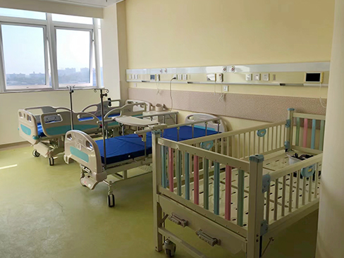 How do medical nursing beds help in hospital work?