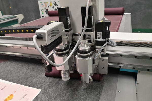 How To Buy Intelligent CNC Cutter That Cuts Without Smoke?