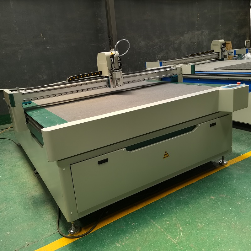 Difference Between CNC Oscillating Vibrating Knife Cutting Machine And Laser Cutting Machine