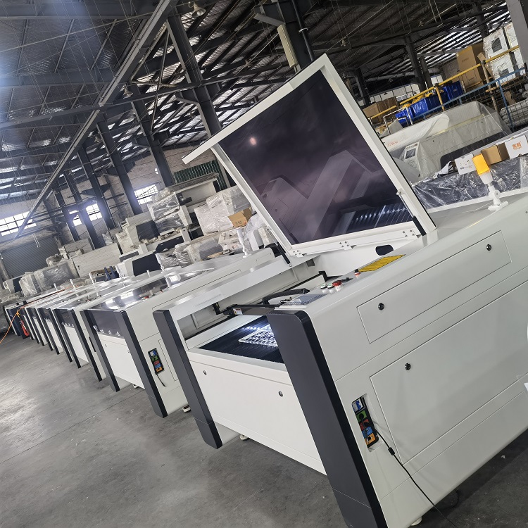 Laser Machine Inside 1390I Chiller Inside Co2 Laser Cutting Machine