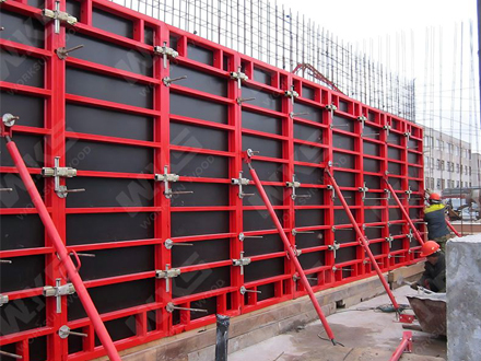 Steel Formwork vs. Wood Formwork: Pros and Cons