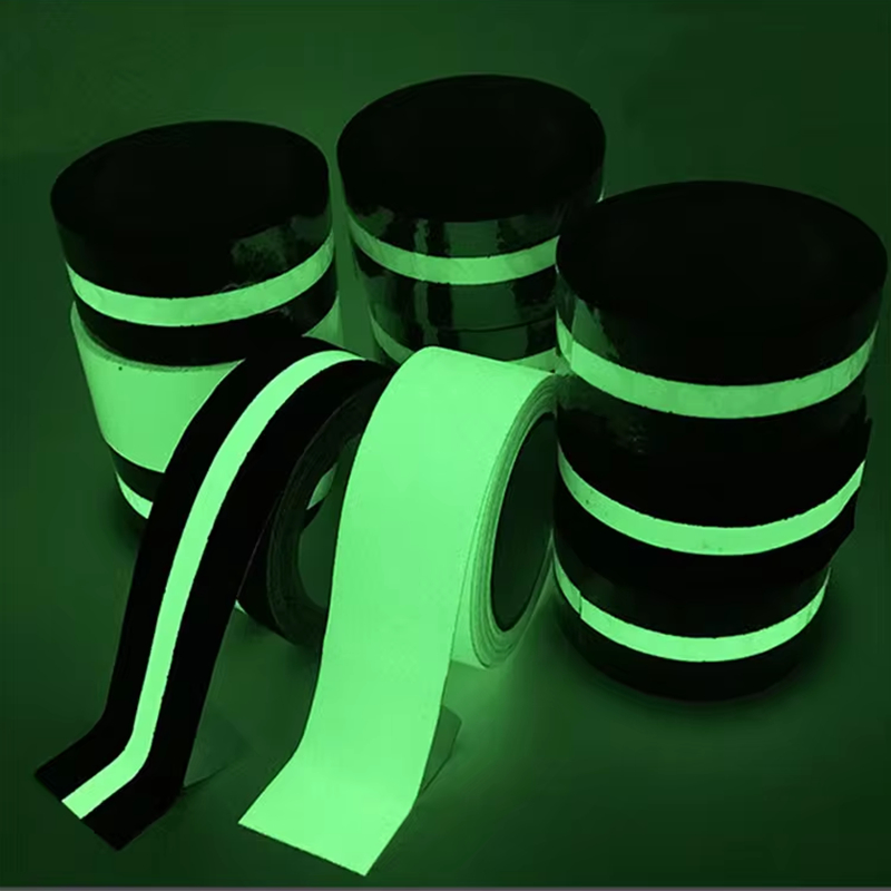 Bagliore antiscivolo nelle strisce scure