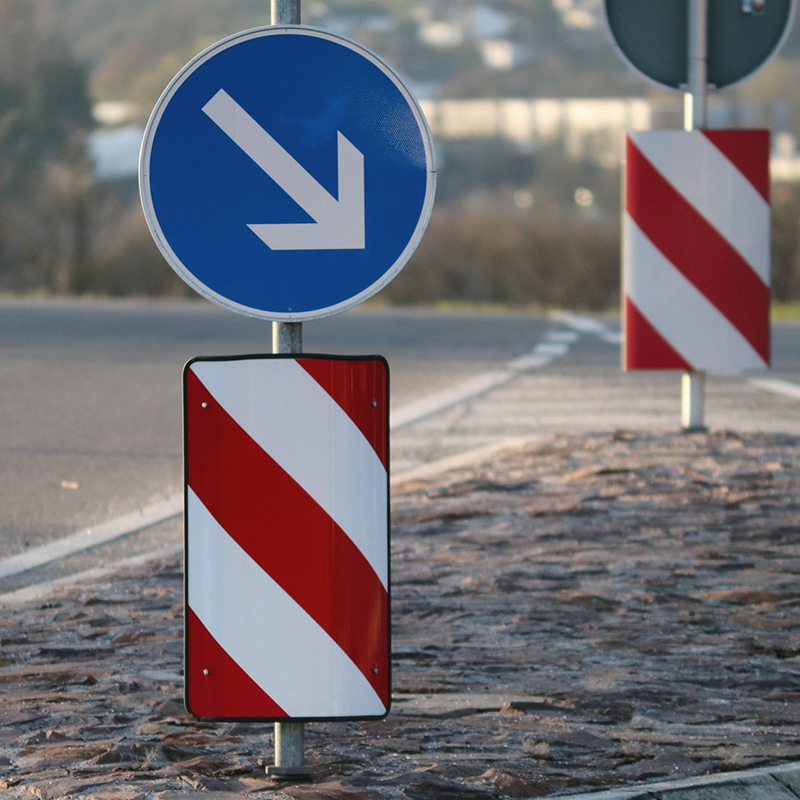 Segnaletica riflettente con guida lineare