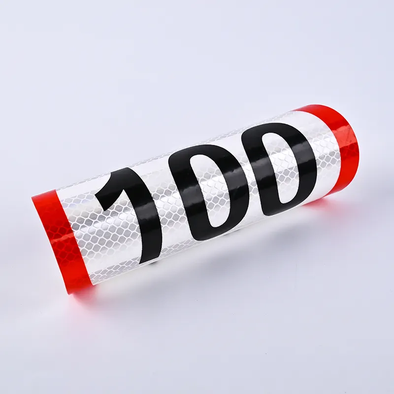 Segnale di limite massimo di velocità per autovetture di grandi dimensioni