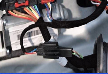 Nastro in tessuto poliestere per autoveicoli