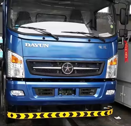 Adesivi riflettenti con freccia per paraurti per camion