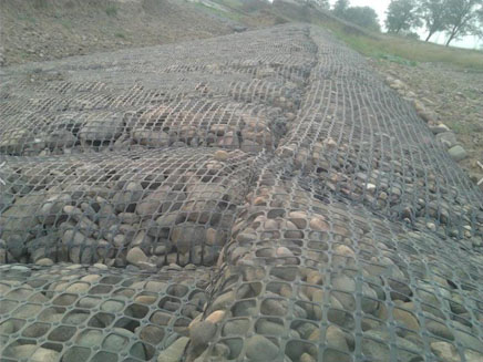 Treatment of Dangerous Works in Lalin River