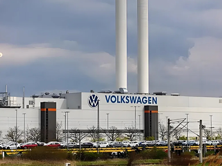 Volkswagen considers closing German factories and laying off employees, unable to fight back from Chinese new energy vehicles?