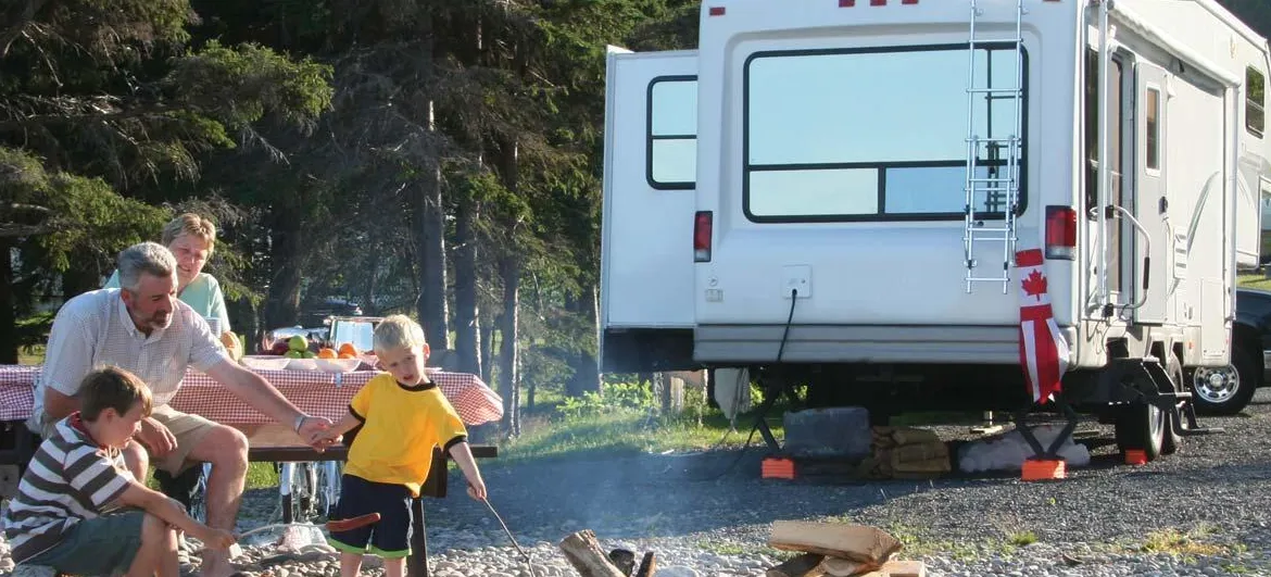 Home on Wheels: How Chinese Youth Launch a New Trend of "RV" Life?