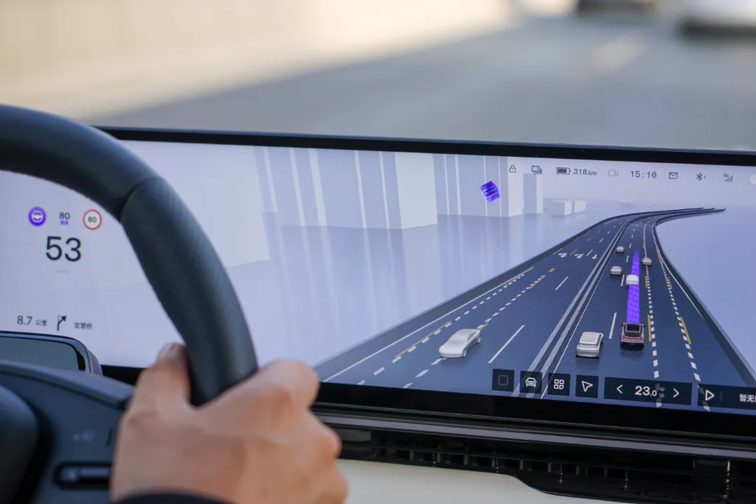 What is the basis for Chinese cars to achieve overtaking on the curve?