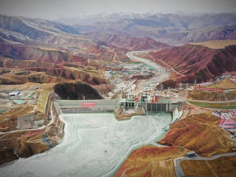 CHN Energy's high-altitude hydropower unit connects to grid