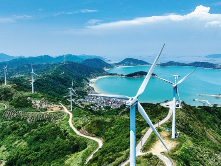 China Energy hits record in renewables output