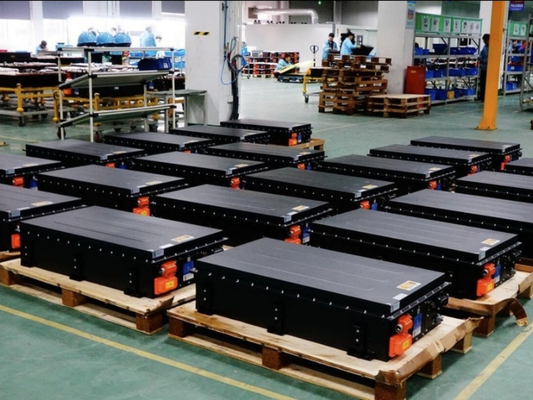 Experts Predict Solid-State Batteries May Enter Small-Scale Production by 2027