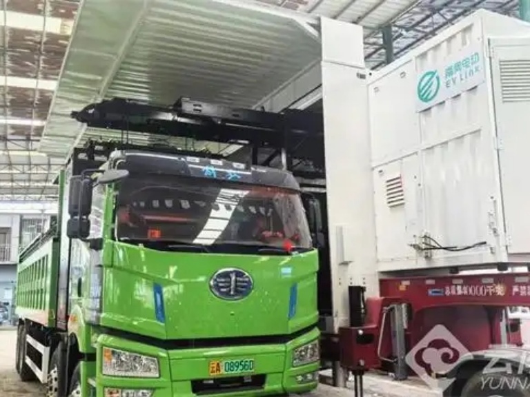 Yunnan Deploys First Mobile Charging and Battery Swap Station for Electric Heavy Trucks