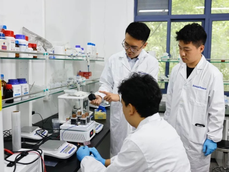 Chinese Scientists Develop Cement That Both Generates and Stores Electricity