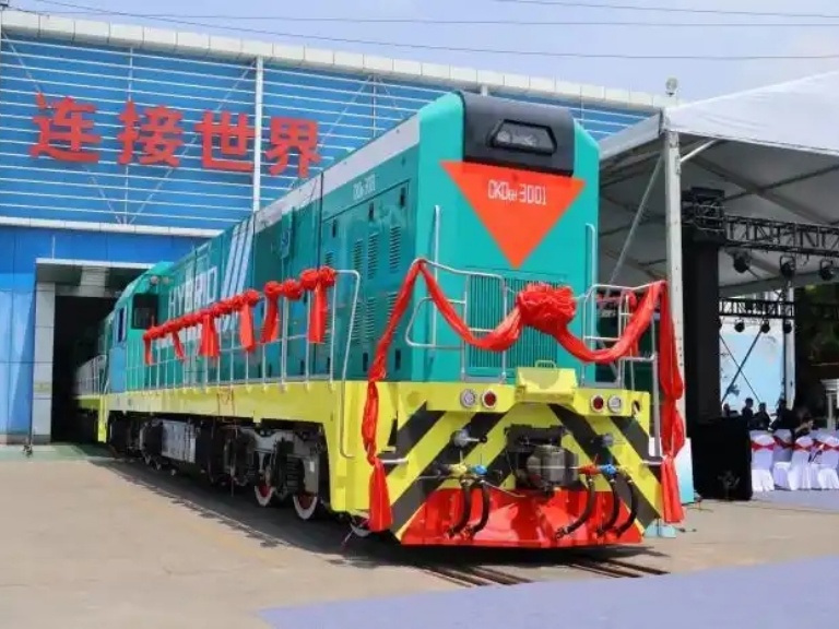 China Exports First Standardized New Energy Locomotives in Landmark Deal